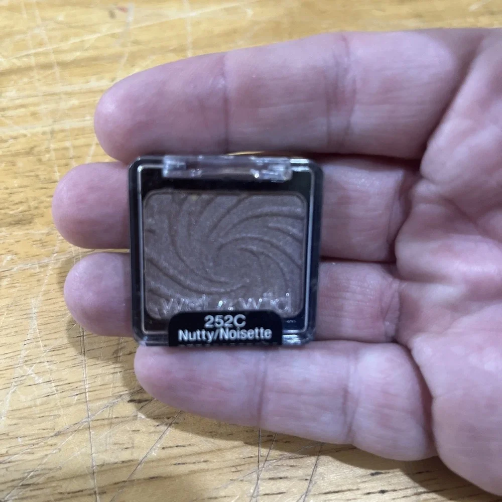 Wet N Wild Eye Shadow‎ - 252C Nutty – Taupe Brown Single –Discontinue SEALED